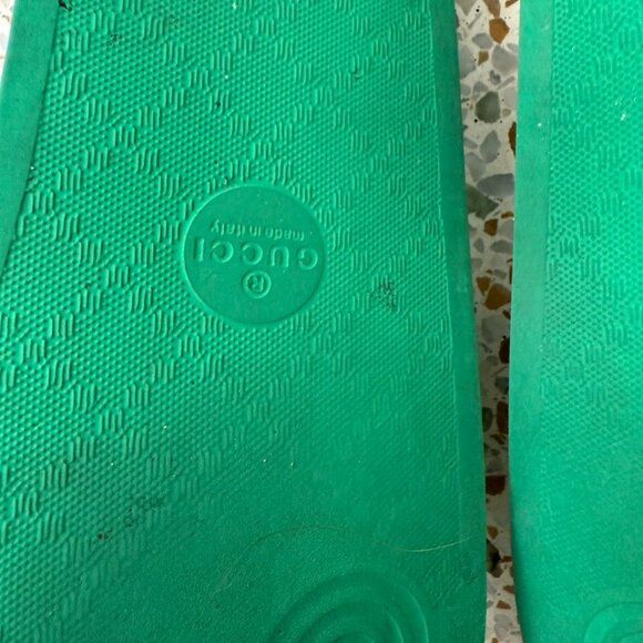 Gucci logo green rubber slides size 39 - Picture 6 of 10
